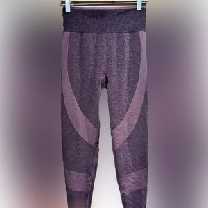 VICTORIA’S SECRET PINK SEAMLESS WORKOUT LEGGING  MERLOT SIZE SM